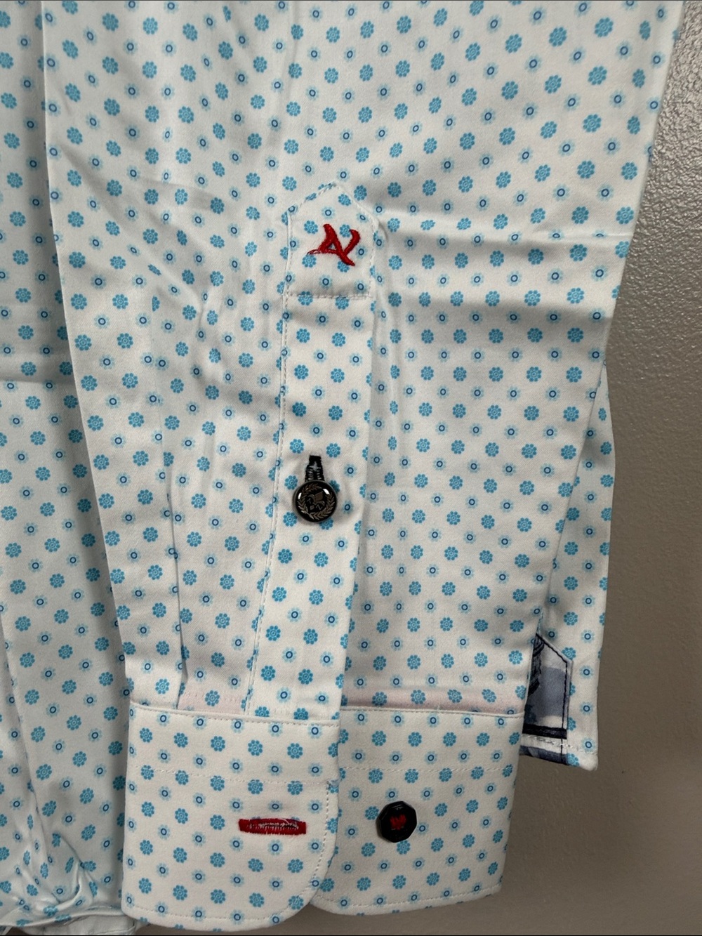 Au Noir Men's White Long Sleeve Dress Shirt with Light Blue Pattern - Picture 4 of 9